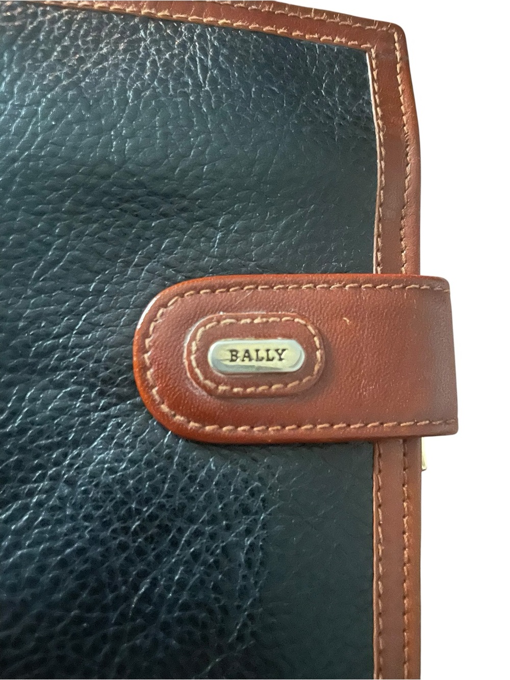 Vintage Bally Two-Tone Pebbled Leather Kiss-Lock Wallet Italian Luxury - Picture 2 of 13